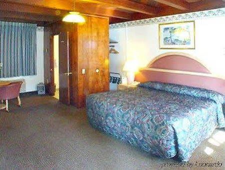 Cloverdale Oaks Inn 객실 사진
